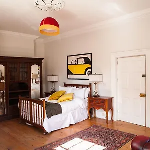 https://the-harcourt-suites.dublin-hotelsweb.com